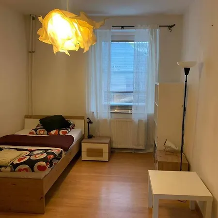 - 3 Rooms, 3-5 Person Apartment *
